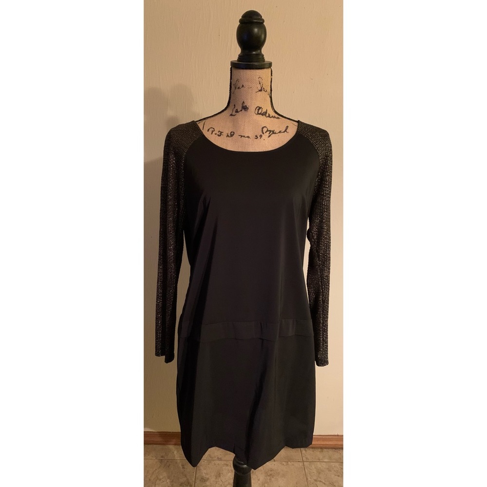 ✨HP✨NWT BCBG little black dress